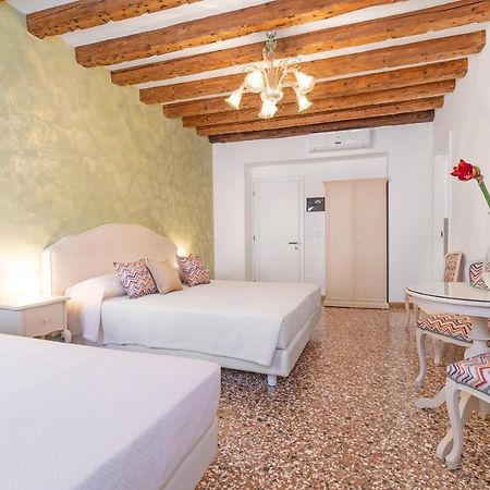 Отель Residenza San Silvestro Венеция Экстерьер фото