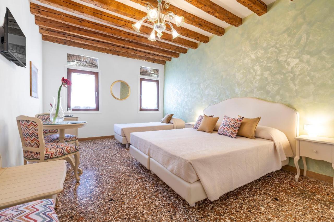 Отель Residenza San Silvestro Венеция Экстерьер фото