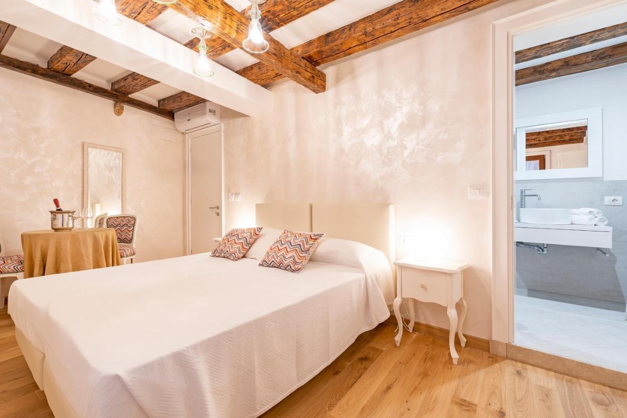 Отель Residenza San Silvestro Венеция Экстерьер фото