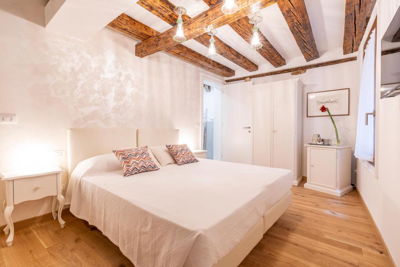 Отель Residenza San Silvestro Венеция Экстерьер фото