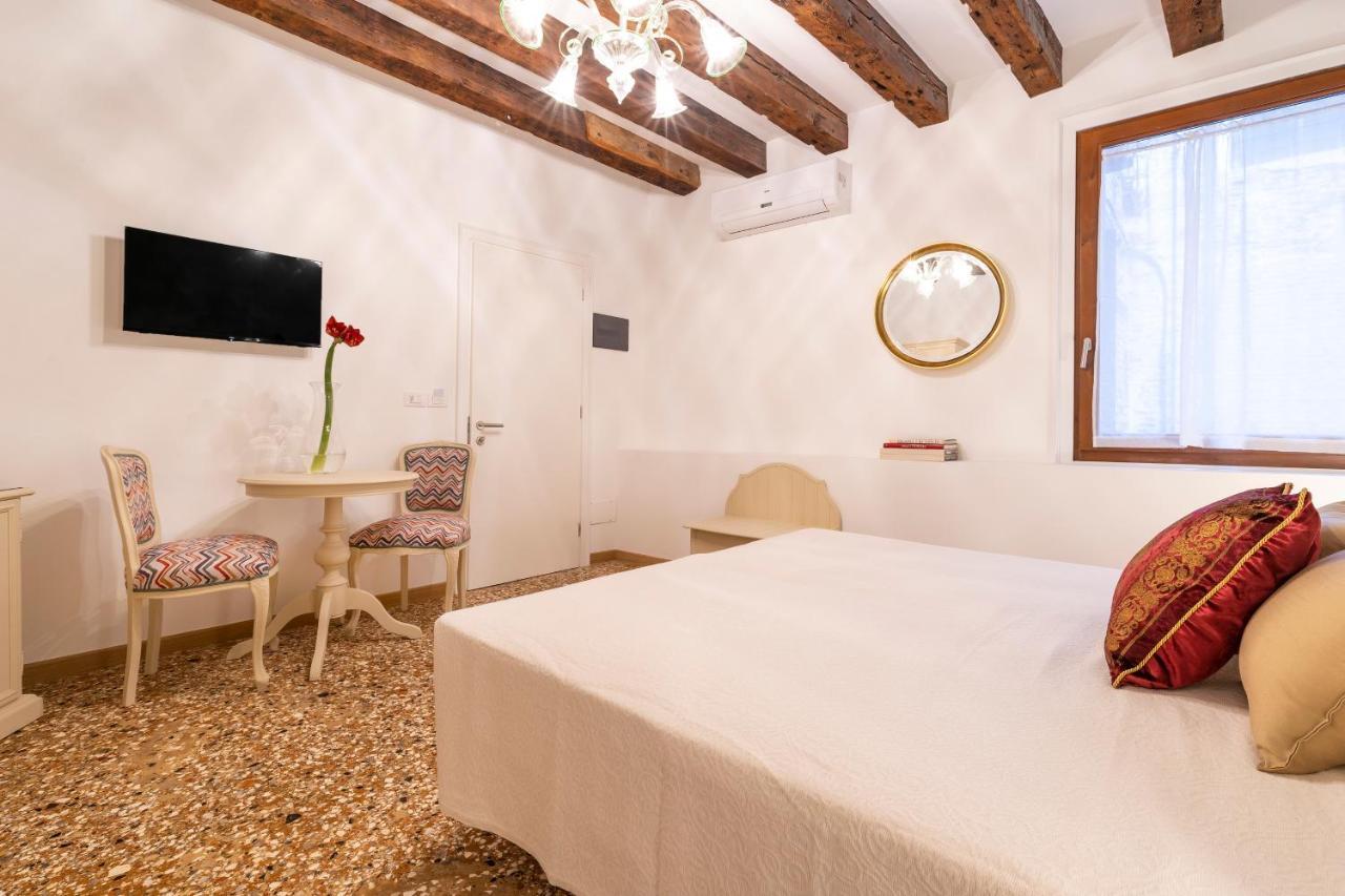 Отель Residenza San Silvestro Венеция Экстерьер фото