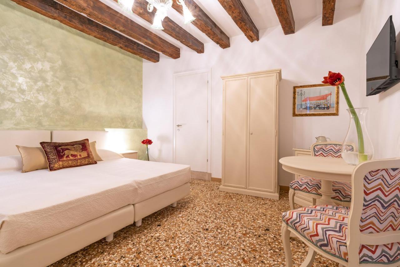 Отель Residenza San Silvestro Венеция Экстерьер фото