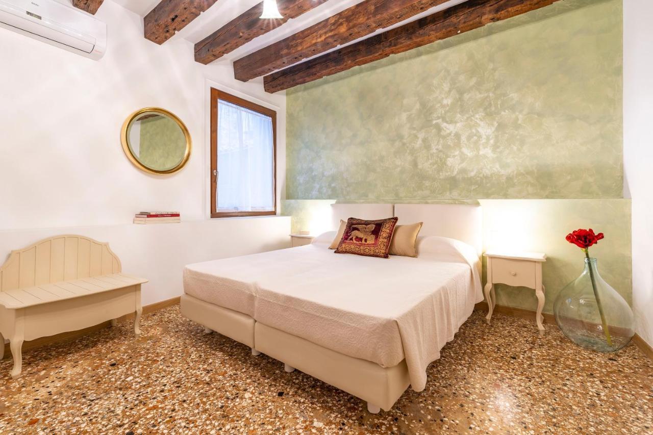 Отель Residenza San Silvestro Венеция Экстерьер фото