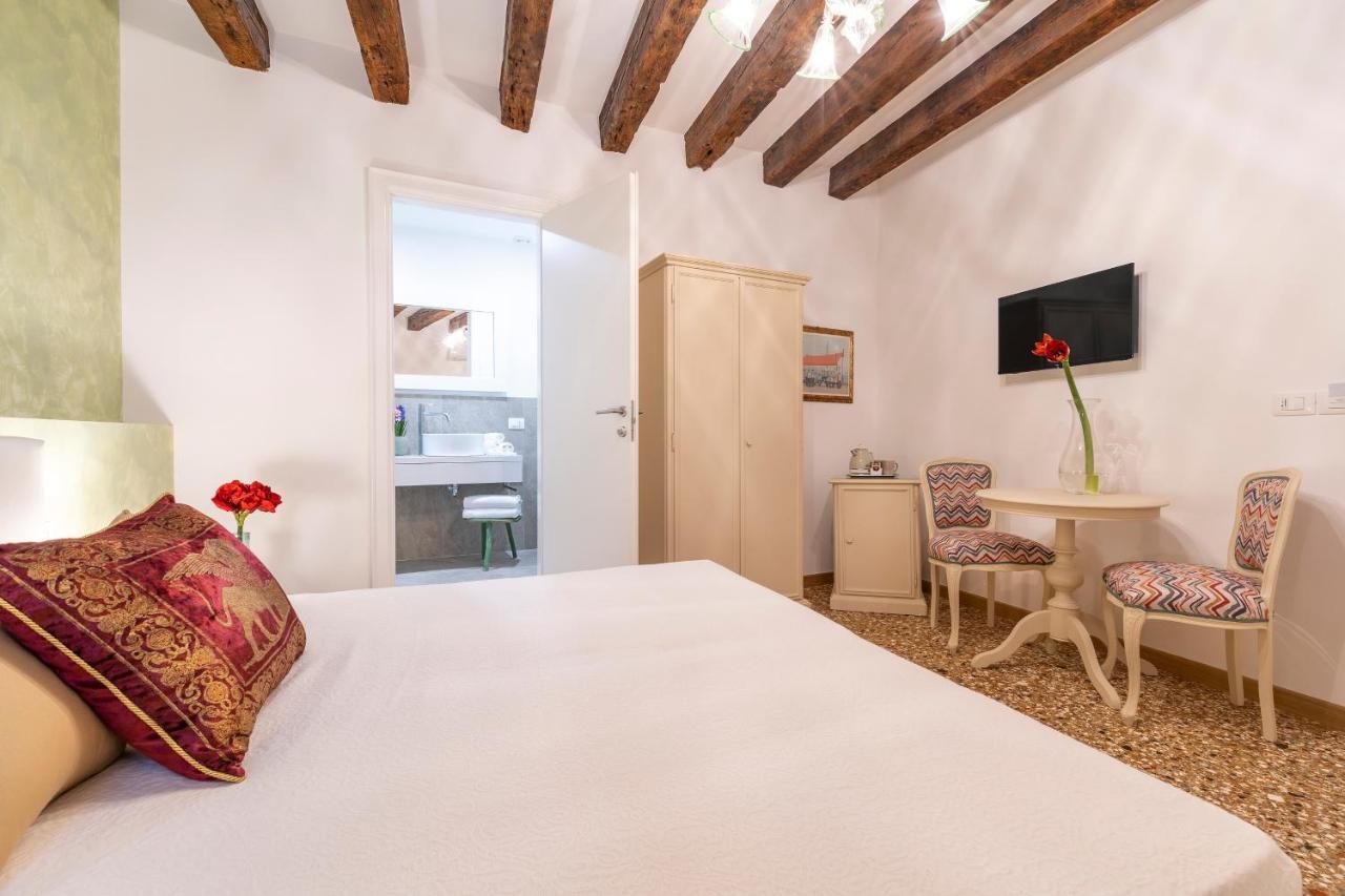 Отель Residenza San Silvestro Венеция Экстерьер фото